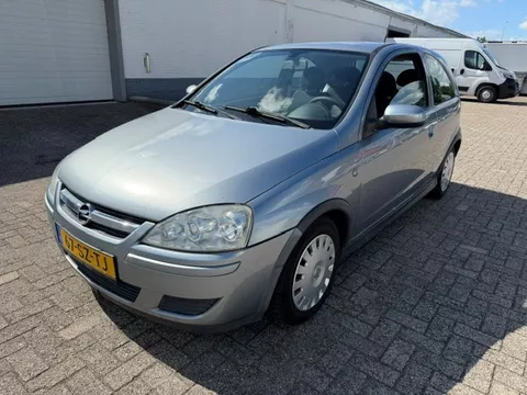 Opel Corsa 1.2-16V Silverline APK 21-3-2027 ! Loopt rijd goed